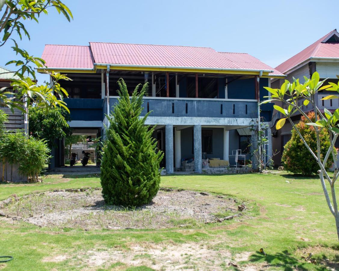 Yuni Surf House Apartment Lagudri Bagian luar foto
